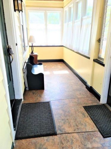 23 Sharon St, Providence RI 02908-4218 exterior