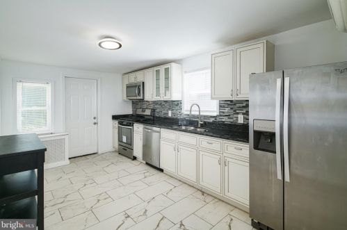 2645 Emerald St, Philadelphia PA 19134-2033 exterior