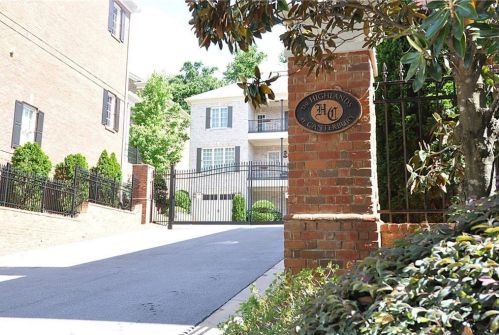 2612 Canterbury Trl, Atlanta GA  30324-2888 exterior