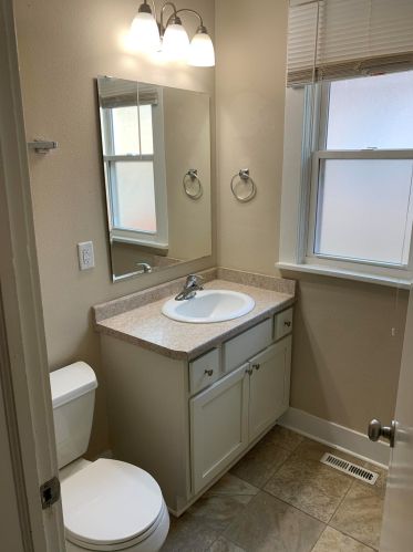 3036 9, Milwaukee WI 53206-3218 exterior