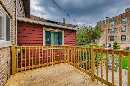 7656 Bosworth Ave, Chicago IL  60626-1217 exterior