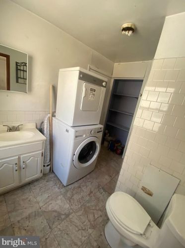 1239 2nd St, Philadelphia PA 19133-3303 exterior