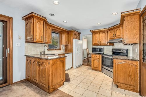 57 Arcadia Dr, Huntington Station NY 11746-6935 exterior