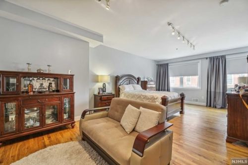 2416 West St, Union City NJ 07087-3798 exterior