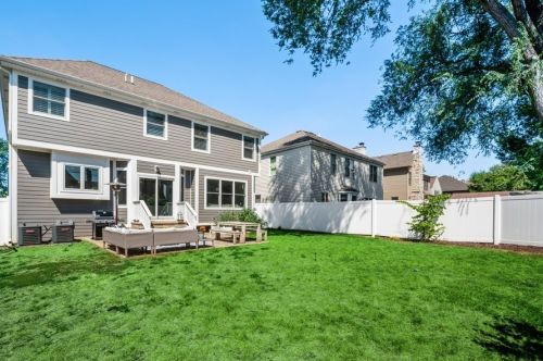 697 Parkside Ave, Elmhurst IL 60126-5029 exterior