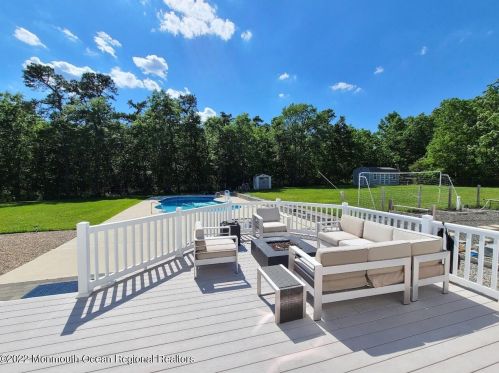 660 Berkeley Ave, Berkeley Township NJ 08721-3703 exterior