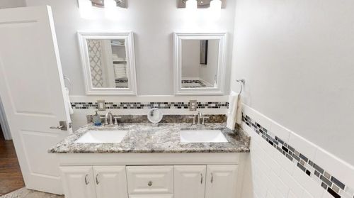 212 Old Tamiami Trl, Naples FL 34110-1142 exterior