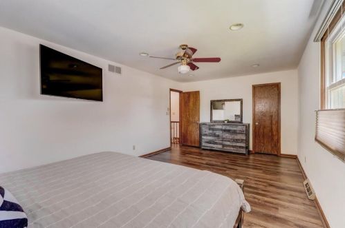 6441 Alberta Ct, Milwaukee WI  53217-4018 exterior