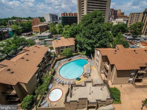 20 Monroe St, Rockville MD 20850-2519 exterior