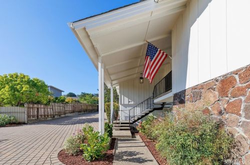 1306 Murchison Dr, Millbrae CA 94030-3026 exterior