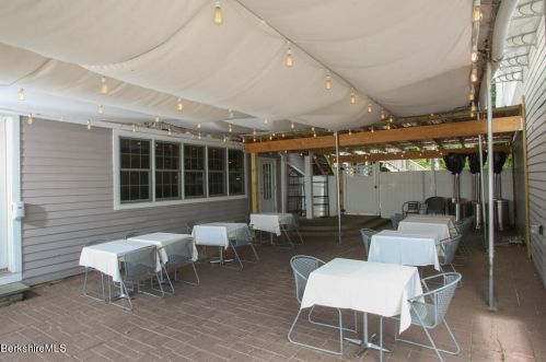 15 Franklin St, Lenox MA 01240-2304 exterior