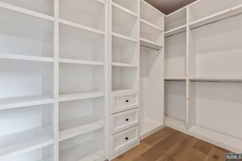 32 Pleasant St, Haworth NJ  07641-1929 exterior