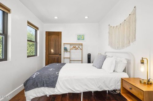 128 Camarillo Ave, Oxnard CA  93035-4605 exterior