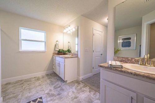 5957 Baylor Ave, Fort Pierce FL 34986-3635 exterior