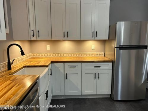 18 Cardinal St, Lakehurst NJ 08759-5321 exterior