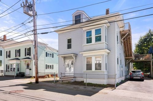 7 Oak St, Gloucester, MA 01930-2811