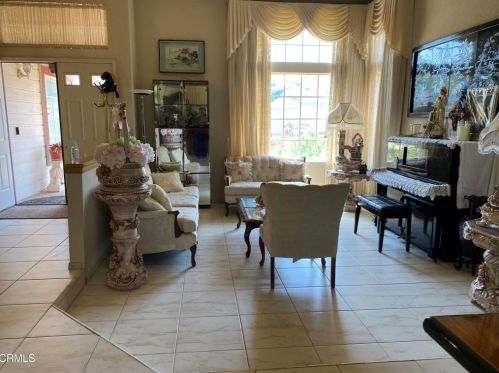 2031 Devonshire Dr, Oxnard, CA 93030-8723