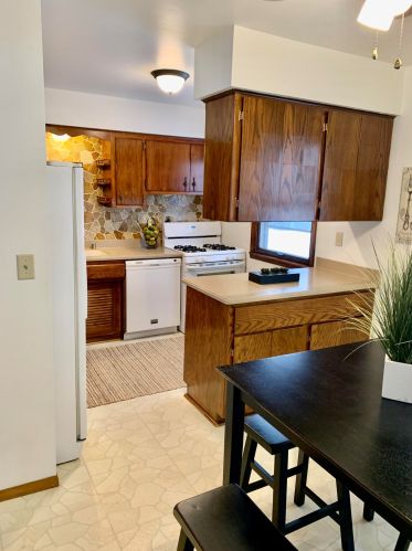 6420 49, Milwaukee WI 53208-1105 exterior