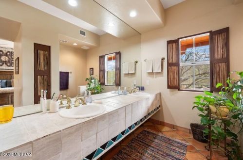 6421 Paseo Otono, Tucson AZ  85750-1208 exterior