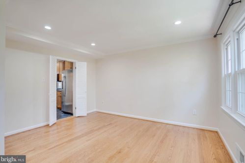 617 Azalea Dr, Rockville MD 20850-2010 exterior