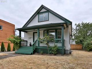 424 72 Ave, Portland OR  97206-8748 exterior