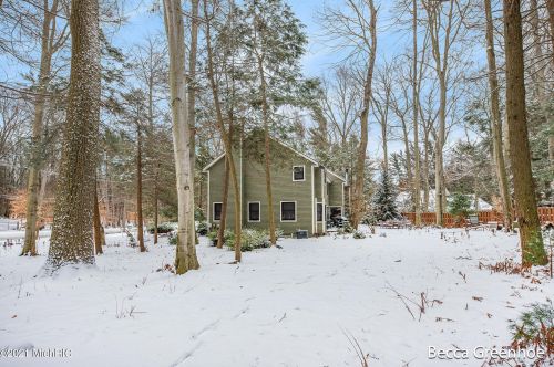 779 Scenic Dr, Meskegon MI 49445-8630 exterior