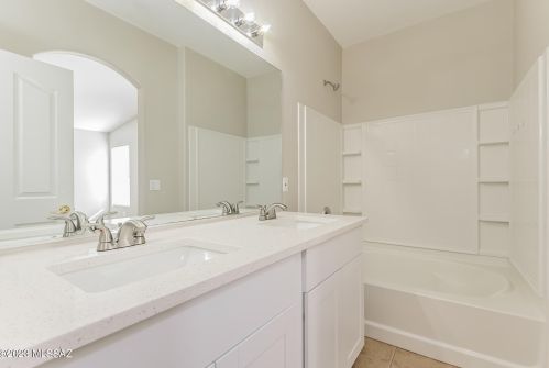 6895 Quailwood Way, Tucson AZ  85757-6920 exterior