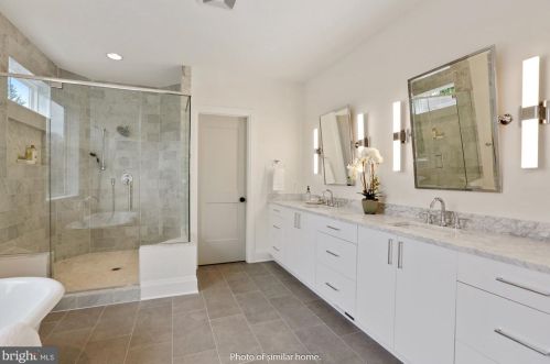 5120 25th Pl, Arlington VA  22207-2603 exterior