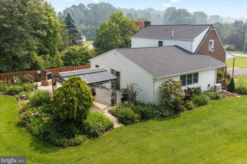 1421 Chestnut Hill Rd, Pottstown PA 19465-7156 exterior