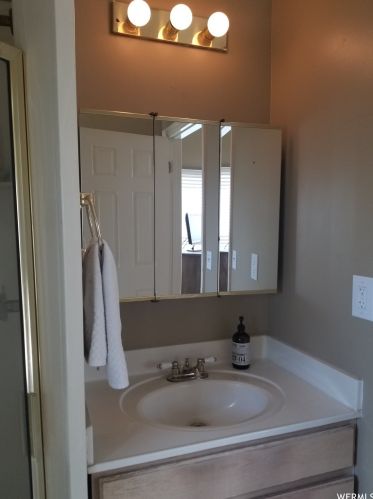 1451 Countrywood Ln, Taylorsville UT 84088-6530 exterior