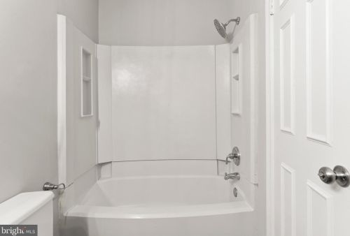 7449 Duddington Dr, Alexandria VA 22315-3849 exterior