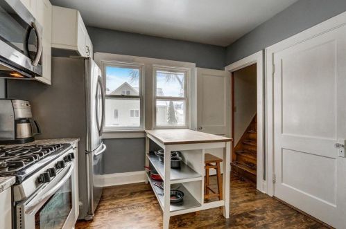 1983 76, Milwaukee WI 53219-1128 exterior