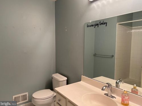 297 Fountayne Ln, Trenton NJ 08648-2672 exterior