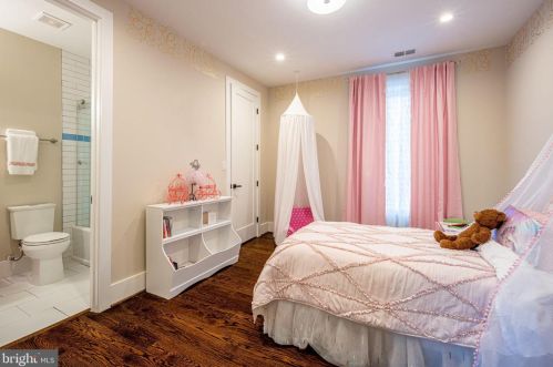 1270 Lawrence St, Washington DC  20017-4027 exterior