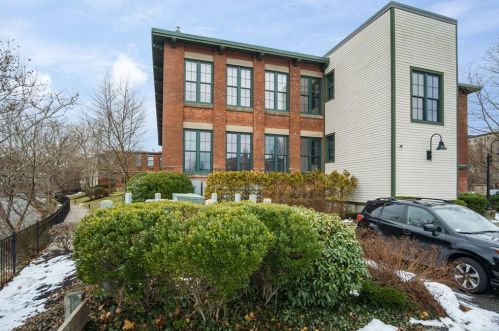 99 Allen St, Woonsocket RI  02895-4316 exterior