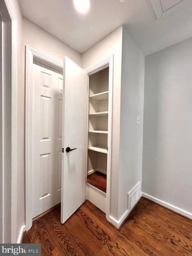 6949 Westhampton Dr, Alexandria VA 22307-1527 exterior