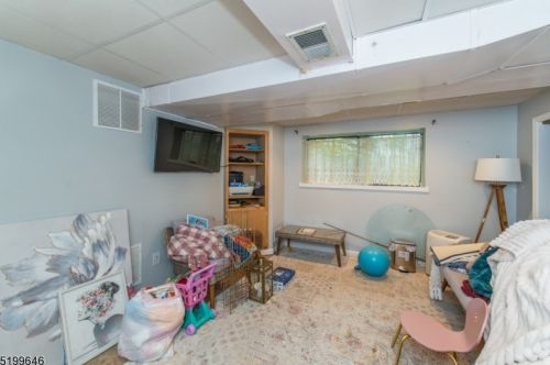 24 Trafalgar Ct, Hackettstown NJ 07840-4241 exterior