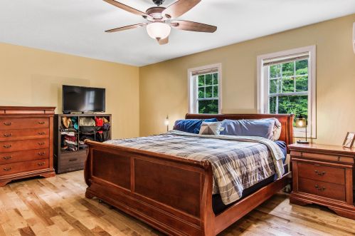 68 Rumford St, Concord NH 03301-3906 exterior