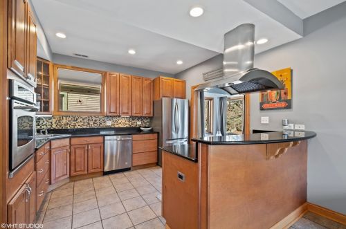 3913 Kenneth Ave, Chicago IL 60641-2838 exterior