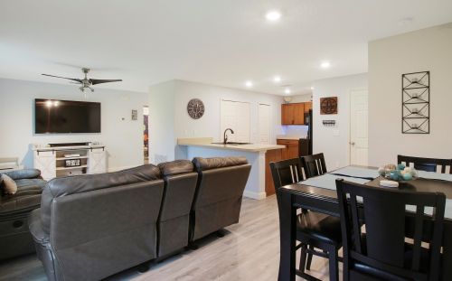 275 Ridgecrest Dr, Fort Pierce FL  34953-8305 exterior