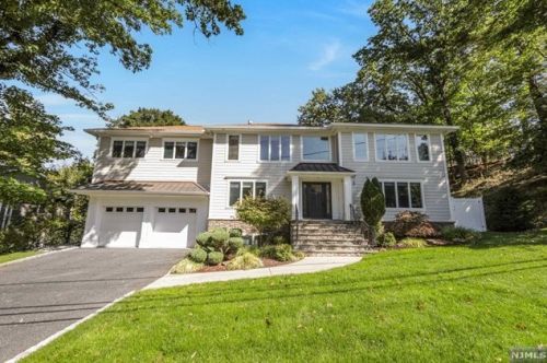 65 Holland Ave, Demarest NJ  07627-2705 exterior