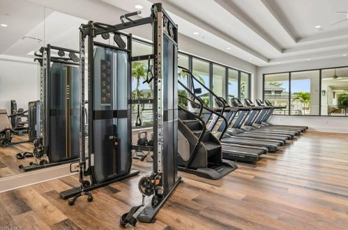 275 Indies Way, Naples FL 34110-6470 exterior