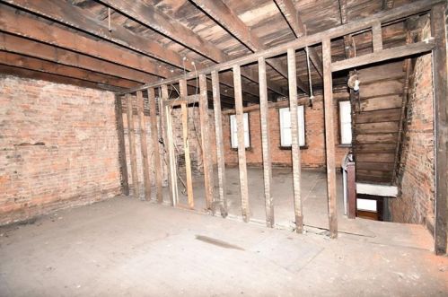 835 Peralta St, Pittsburgh PA 15212-8002 exterior