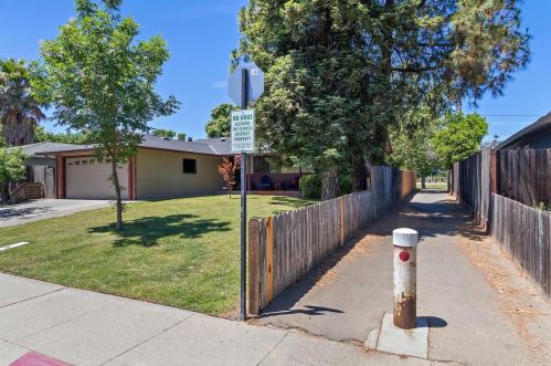 1601 Baywood Ln, Davis CA 95618-1409 exterior