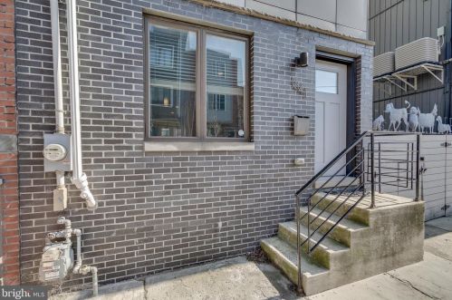 1341 18th St, Philadelphia PA  19146-4701 exterior