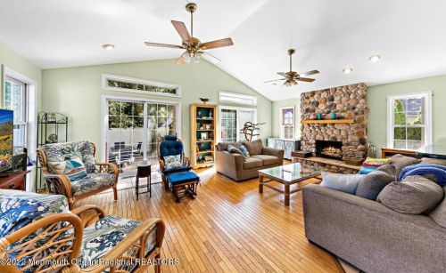 19 Glenwood Dr, Berkeley Township NJ 08721 exterior