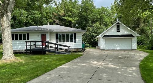 418 75th Pl, Gary, IN 46410-4602