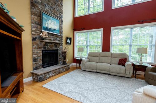 22184 Long Bow Dr, California MD 20619-2244 exterior