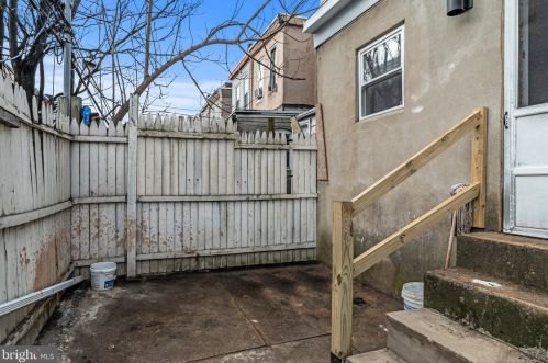 4039 6 St, Philadelphia PA 19140-2502 exterior