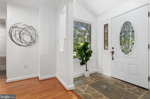 13763 Travilah Rd, Rockville MD 20850-3532 exterior